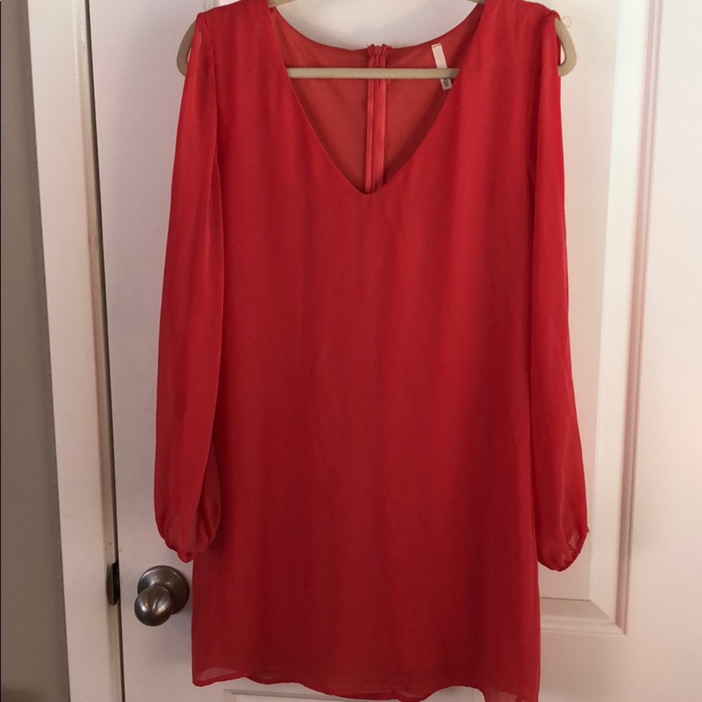 CORAL Dress With Exposed Sleeves